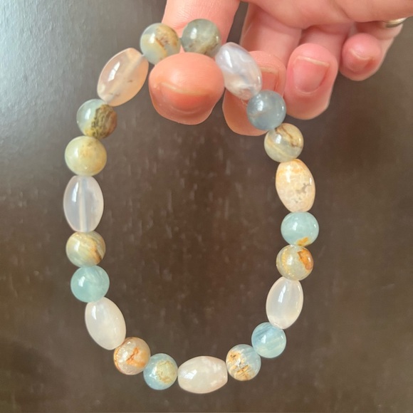 Flower Agate With Blue Calcite Natural Stone Crystal 8mm Beaded Stretch Bracelet - Picture 4 of 7